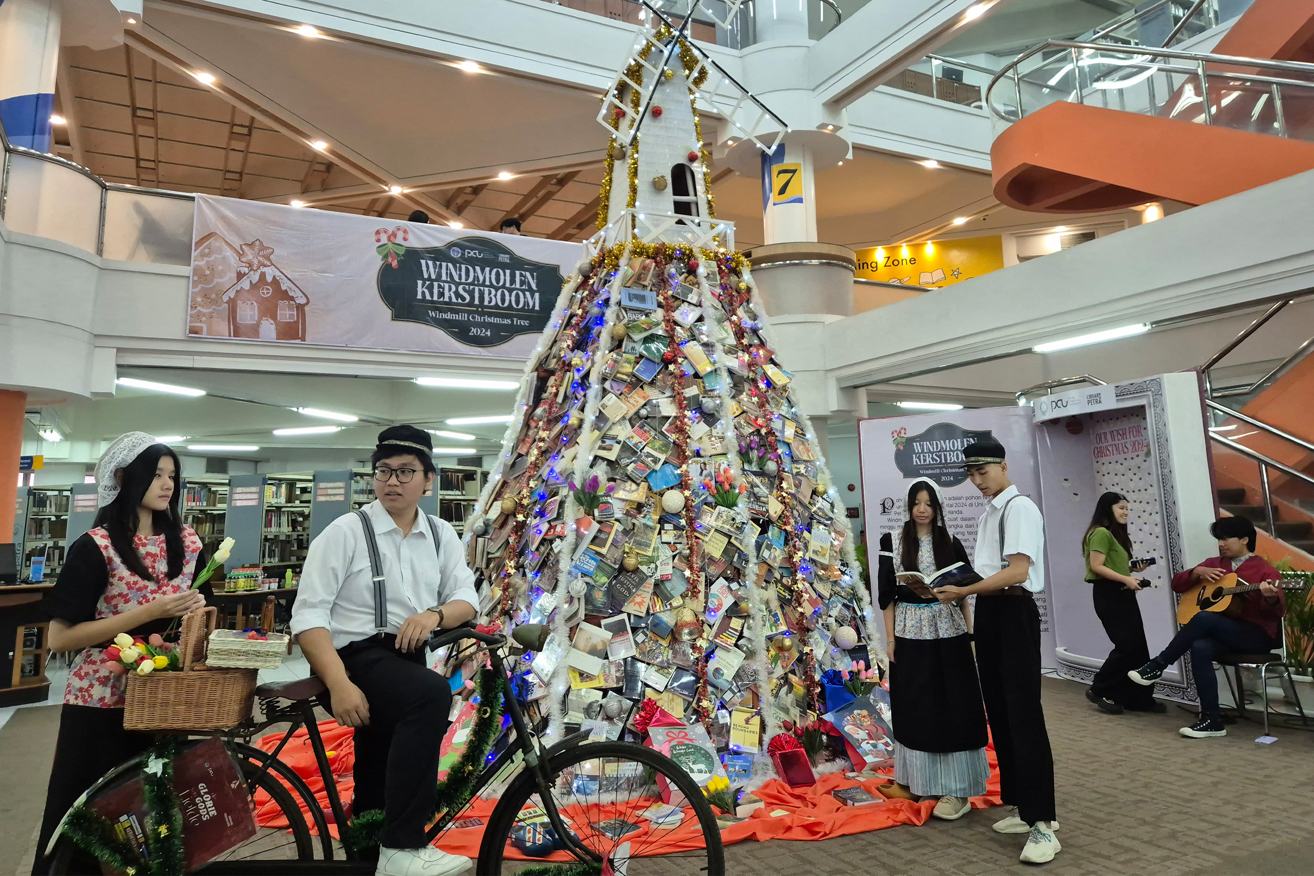 Library Jam Launching: Windmolen Kerstboom 2024 | Petra Christian University Library